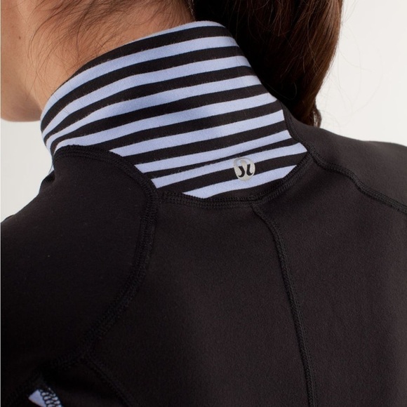 LULULEMON Run: U-Turn Pullover *Reversible
Classic Stripe Polar Haze Black - Picture 6 of 15